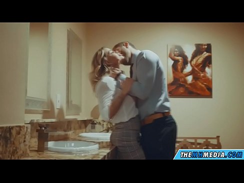 ❤️ Когато наедряла блондинка ви съблазни в обществена тоалетна ❤️❌ Супер секс в bg.killvs.top ❤